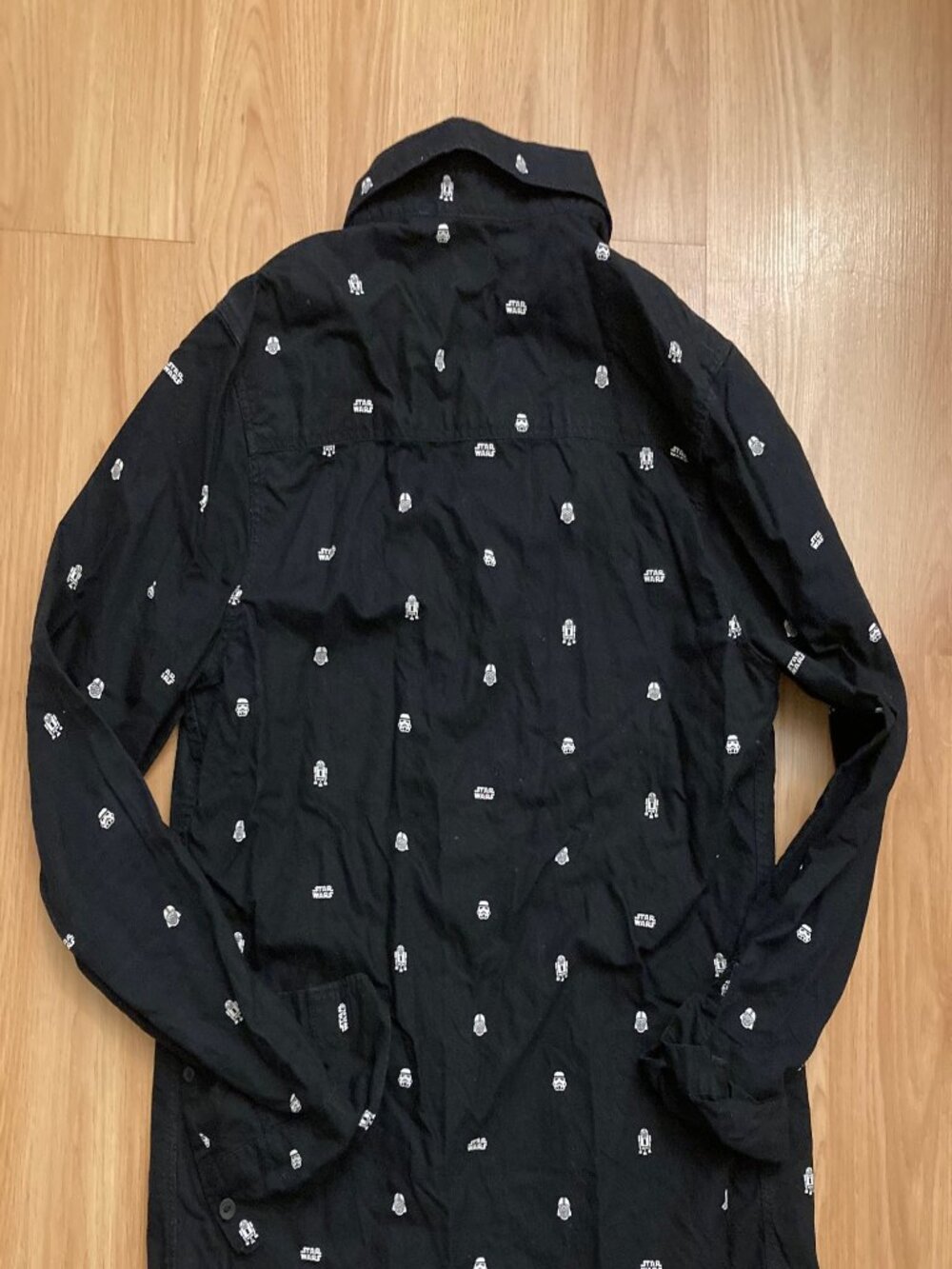 Star Wars button down shirt - Picture 2 of 3